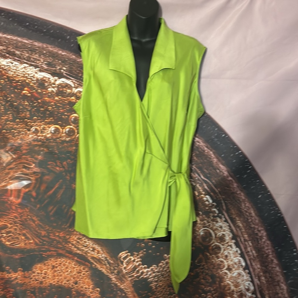 Beautiful Green Wrap Top - Picture 2 of 5